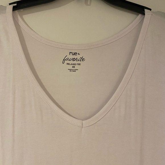 Rue21 White Tee - Picture 2 of 2